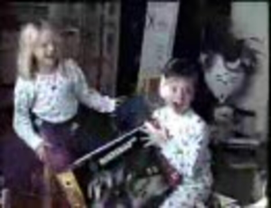 スーパー任天堂６４をプレゼントされて発狂する少年デラックス