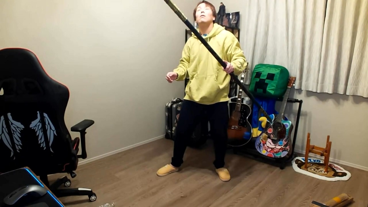 如意棒で電球を破壊する狩野英孝ーっ！！！